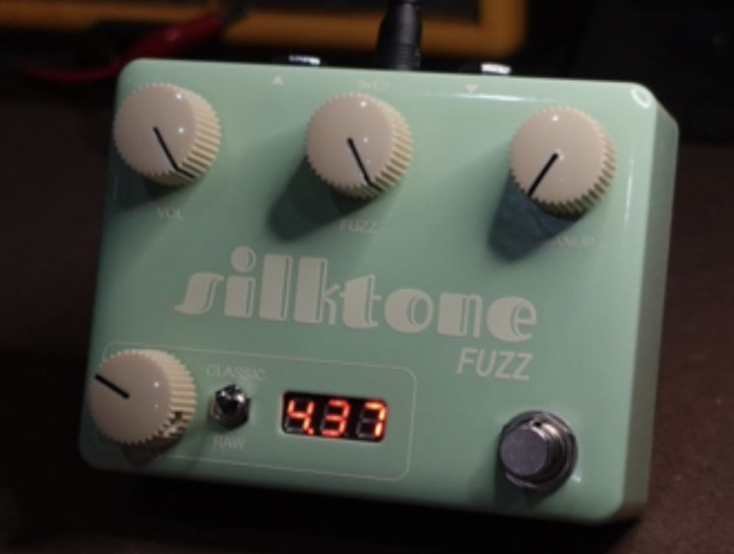 Silktone Fuzz Pedal – Chicago Music Exchange